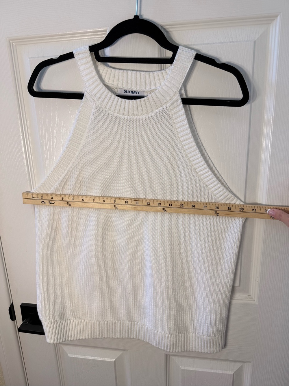 Old Navy White Ribbed Knit Tank - Picture 4 of 6